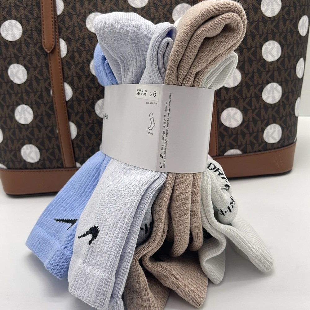Nike Everyday Plus Cushioned
Training Crew Socks (6 Pairs)
Multi-Color
Size L - Picture 12 of 16